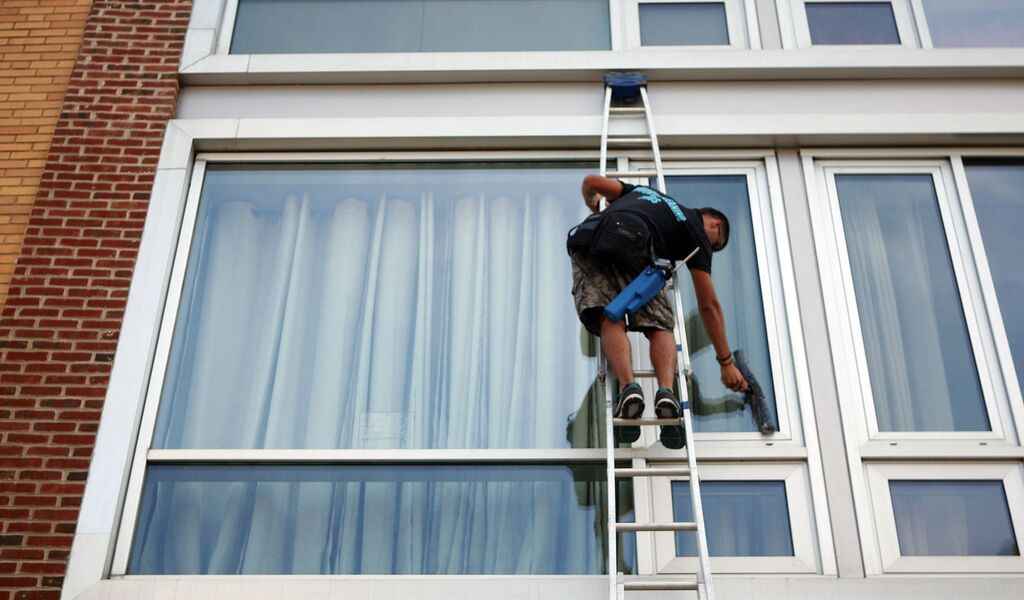 Window Cleaning Ajman